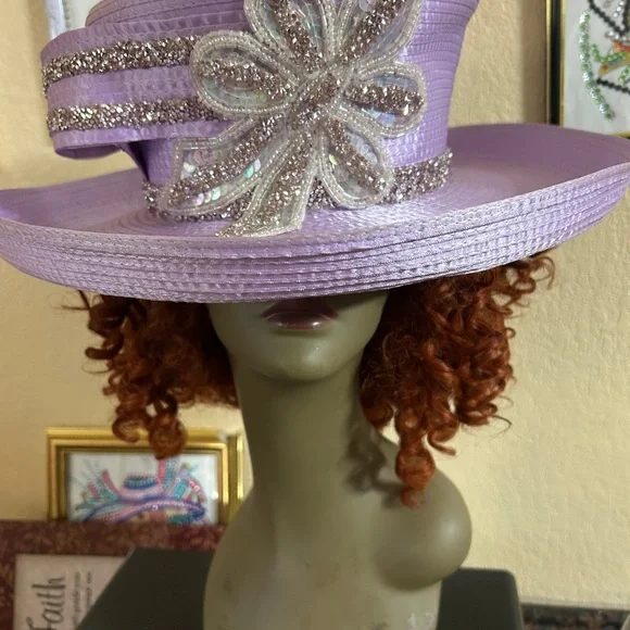Elegant Lavender Hat with Glittering Bow - Picture 4 of 4